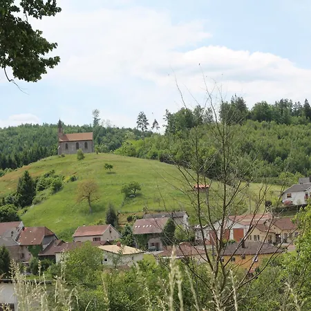 Romantic In Saint-quirin, Cleaning Included Appartement *